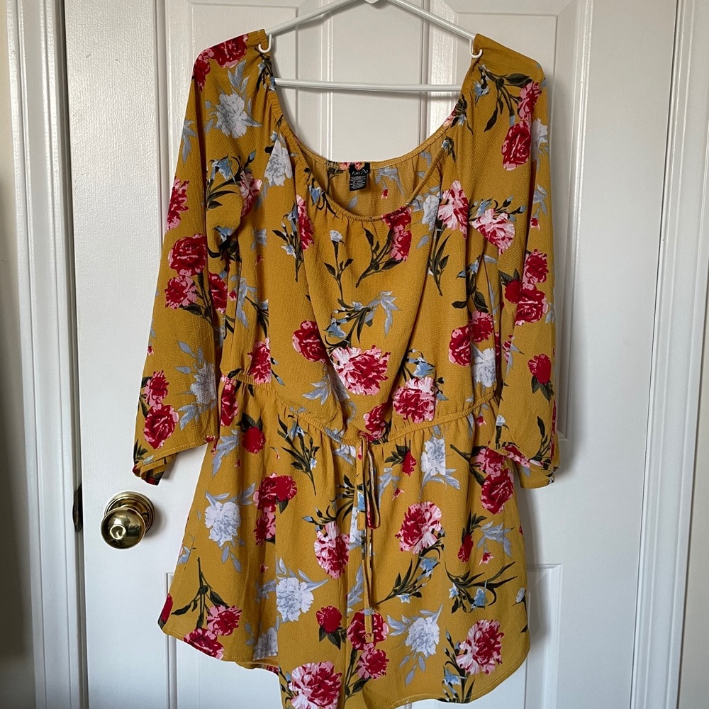 Off the shoulder floral romper